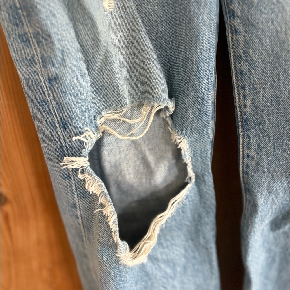 Levi's Wedgie Straight Distressed Women Jeans - Picture 3 of 5